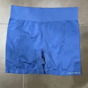 Like New Oiselle Seamless 5” inseam Shorts Size medium blue